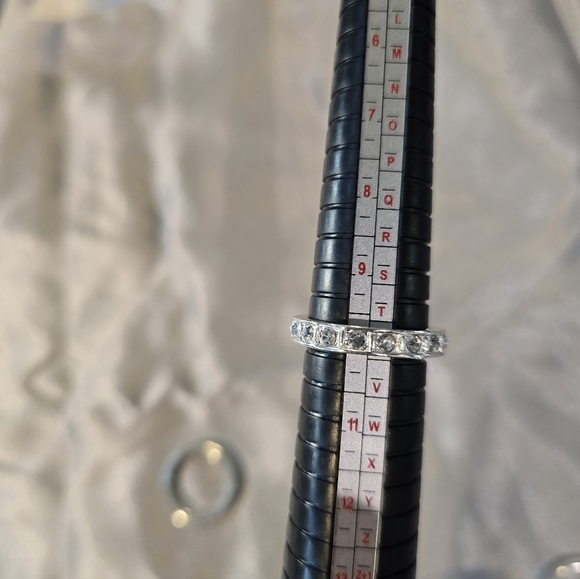 Assortment Of Silver Rings - Size 10 - Picture 3 of 7